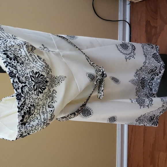 WHBM Black White Knee Length Size 6 Dress - Picture 2 of 7